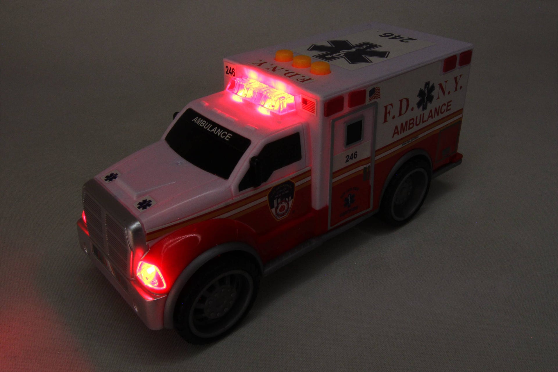 NY554772 FDNY Ambulance w/lights & sound by Daron Toys