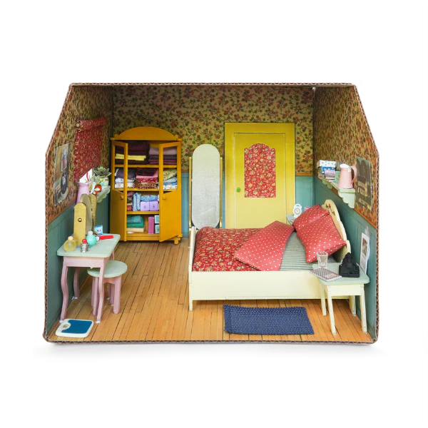 MOUSE HOUSE CARDBOARD ROOM BEDROOM