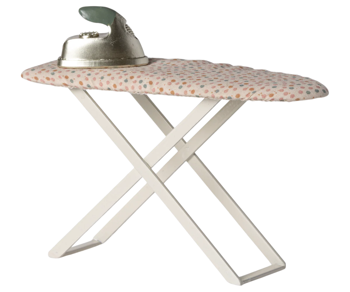 IRON AND IRONING BOARD MOUSE 2024