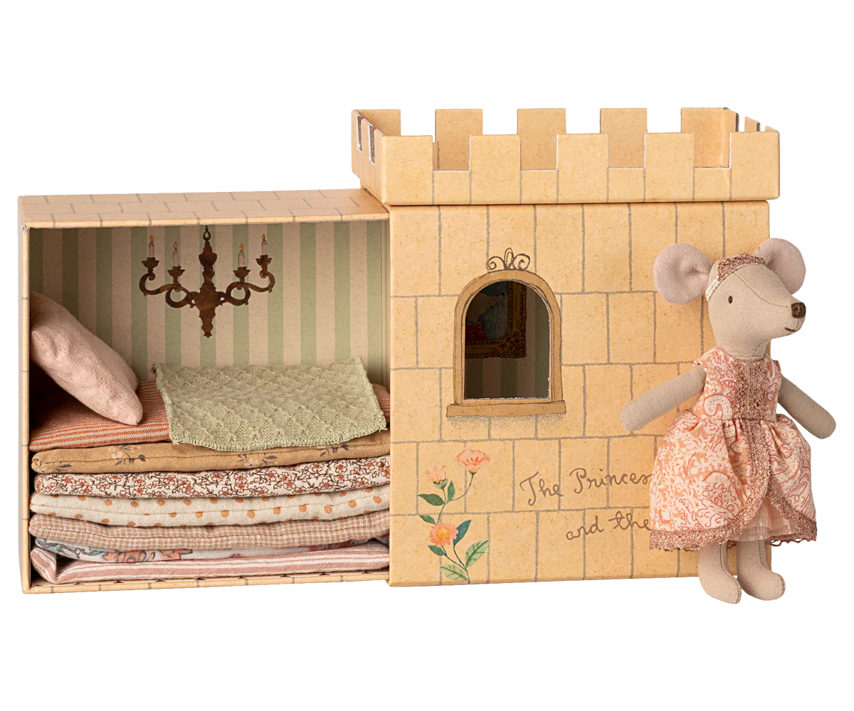 17-5208-00 PRINCESS AND THE PEA BIG SISTER MOUSE 2025