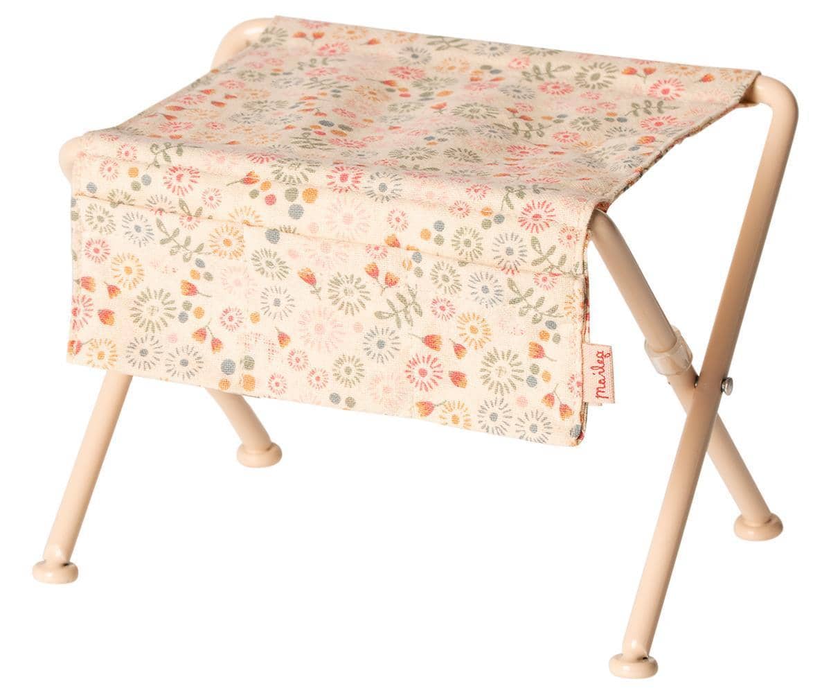 Nursery Table Floral