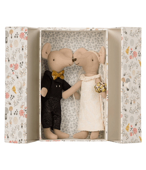 Wedding Mice Couple In Box-Kidding Around NYC